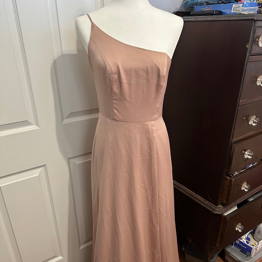 DB studio satin formal Size 4